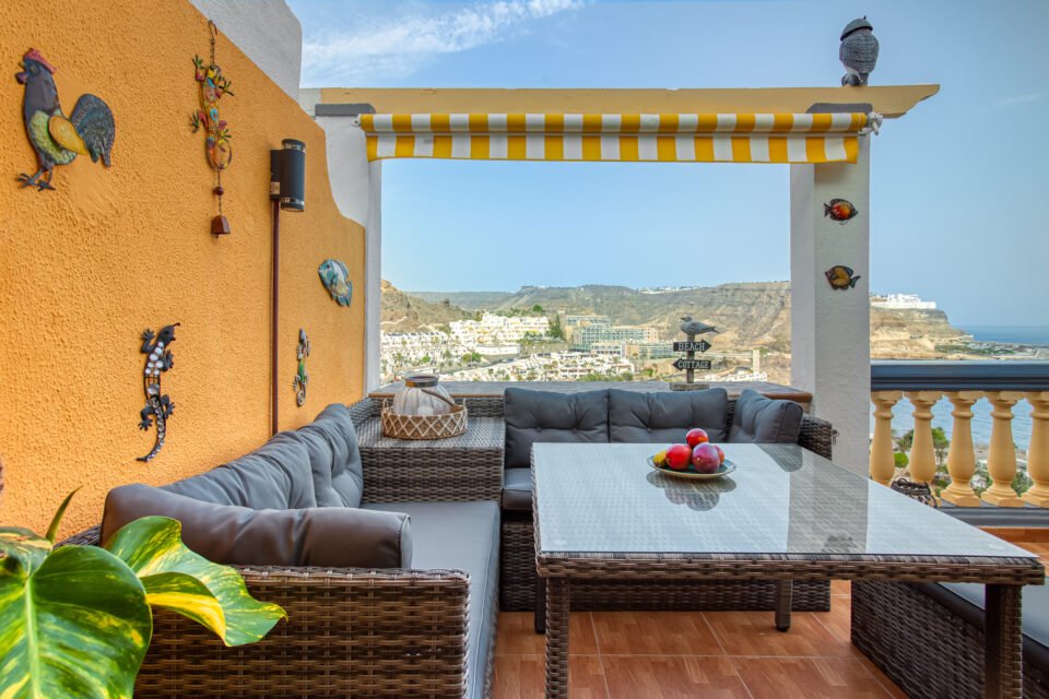 Apartamentos Monseñor, Playa del Cura - terrace and a view to the sea